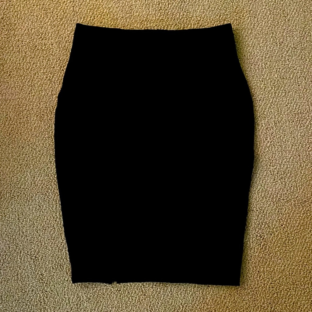 Spanx The Perfect Black Pencil Skirt. Size Medium.